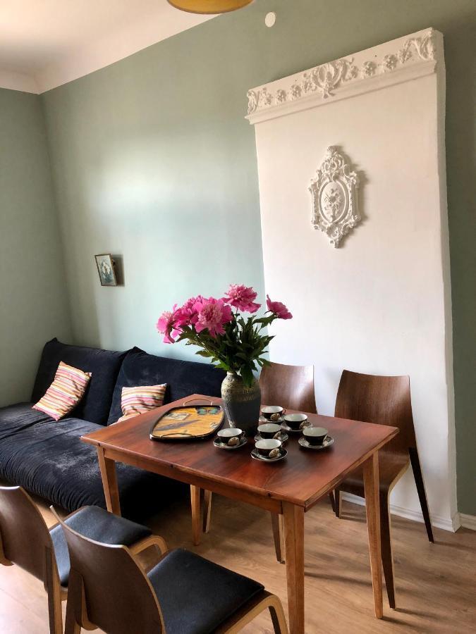 Bohemian Apartment In The Heart Of Old Ventspils City Exterior foto